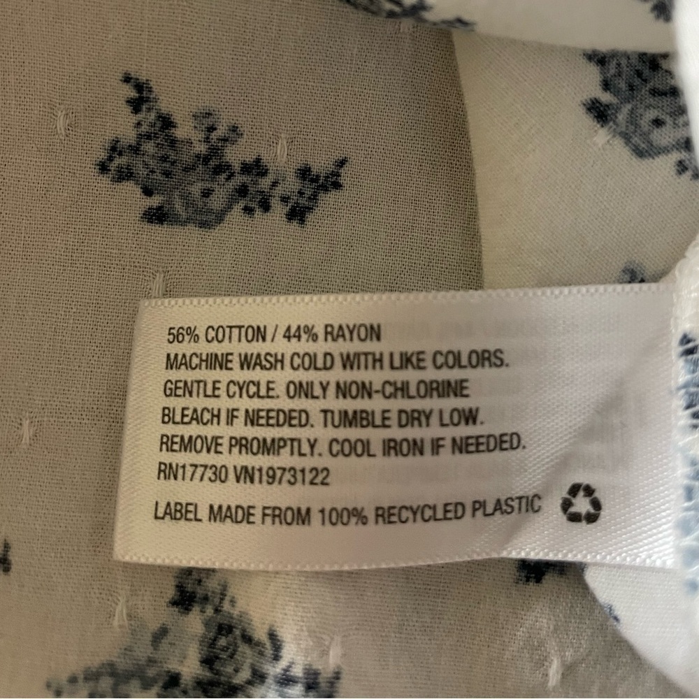 Universal Thread White and Blue Floral Long Sleeve Blouse Size Small - Picture 5 of 6